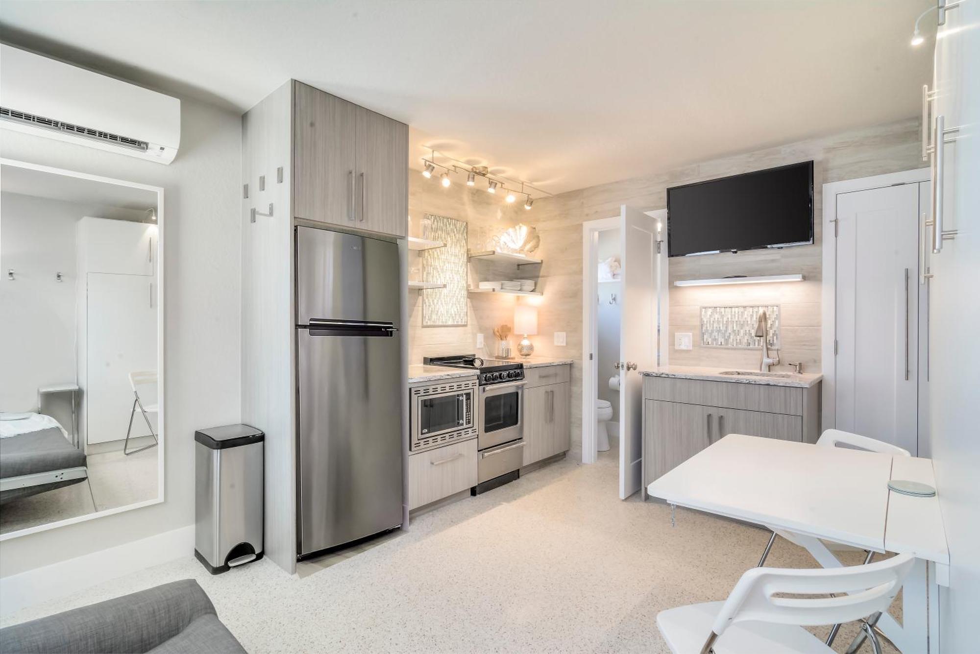 Boutique Vacation Rental Complex At Beach ココアビーチ エクステリア 写真